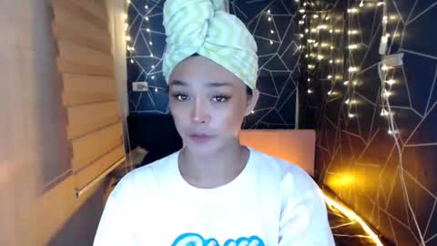 TYRA online show from 10-27-25, 06:28