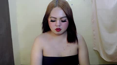 Snapshot of urslut_max chatting on 04-26-26, 07:50 maxie online show from 04-26-26, 07:50