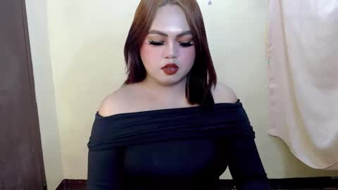 Snapshot of urslut_max chatting on 04-28-26, 07:13 maxie online show from 04-28-26, 07:13