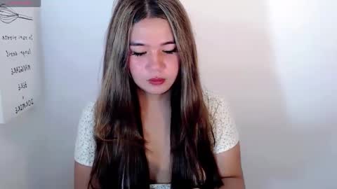 Snapshot of ursweet_ashley chatting on 12-28-24, 04:41 online show from 12-28-24, 04:41