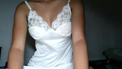 Snapshot of ursweetereca18 chatting on 06-03-26, 02:33 ERECA online show from 06-03-26, 02:33