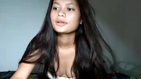 Snapshot of ursweetereca18 chatting on 06-06-26, 01:27 ERECA online show from 06-06-26, 01:27