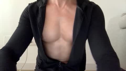 Snapshot of urxtoyboy chatting on 04-13-26, 03:28 urxtoyboy online show from 04-13-26, 03:28