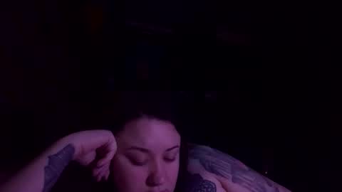 Snapshot of usefulhole chatting on 10-31-25, 02:18 usefulhole online show from 10-31-25, 02:18