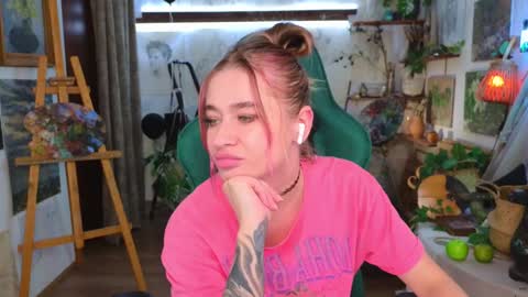 Snapshot of uvrays999 chatting on 12-02-24, 08:55 Leila online show from 12-02-24, 08:55