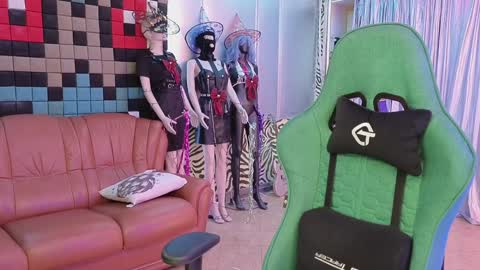 Snapshot of uvrays999 chatting on 12-06-24, 04:14 Leila online show from 12-06-24, 04:14