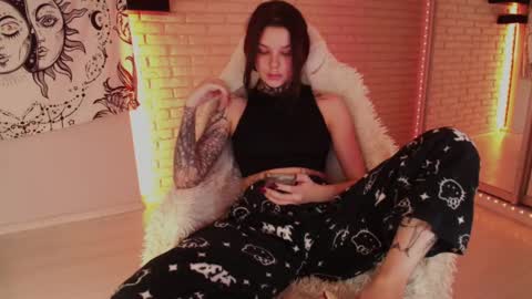 Eva online show from 12-16-24, 11:39