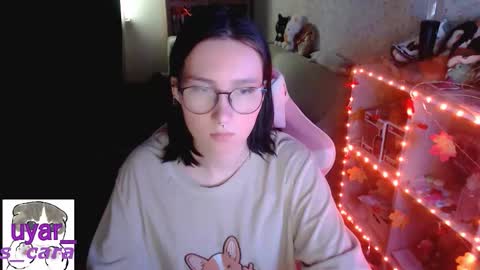 Snapshot of uyar_ chatting on 10-23-25, 12:26 Cara online show from 10-23-25, 12:26