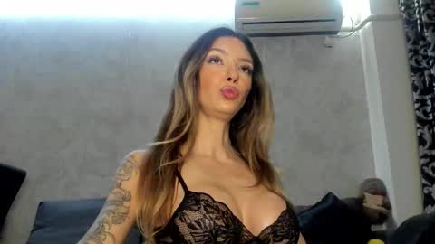 Mia online show from 01-06-26, 05:33