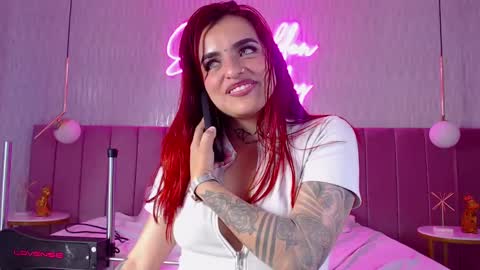 Snapshot of vaaleriee_miller_ chatting on 12-05-24, 11:18 valeriee miller online show from 12-05-24, 11:18