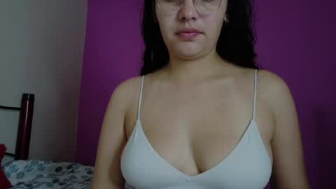 Snapshot of vainilla_cam chatting on 05-02-26, 12:15 Vainilla online show from 05-02-26, 12:15
