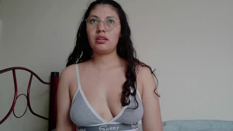 Snapshot of vainilla_cam chatting on 05-21-26, 12:34 Vainilla online show from 05-21-26, 12:34
