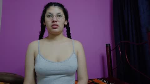 Snapshot of vainilla_cam chatting on 06-23-26, 01:58 Vainilla online show from 06-23-26, 01:58