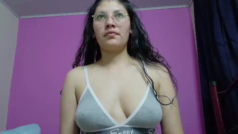 Snapshot of vainilla_cam chatting on 07-27-26, 03:35 Vainilla online show from 07-27-26, 03:35