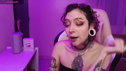 Vainilla Independent model online show from 01-08-25, 01:32