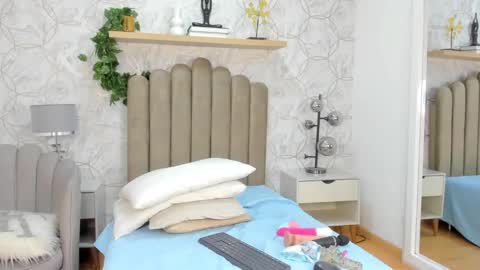 Vaiolet  online show from 12-30-24, 10:23