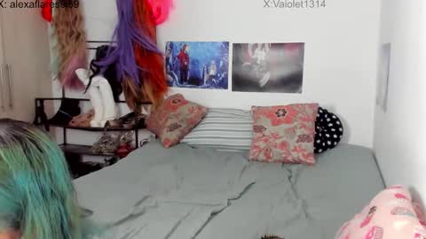 Vaiolet1314 online show from 12-19-25, 12:06