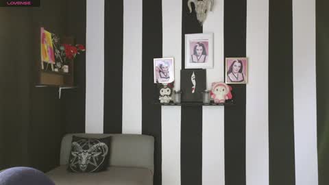 first of all... who are u online show from 12-21-24, 04:09