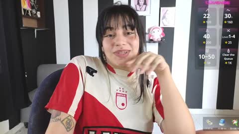 first of all... who are u online show from 01-10-25, 01:31