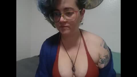 Snapshot of valarieak chatting on 10-19-25, 07:42 valarieak online show from 10-19-25, 07:42