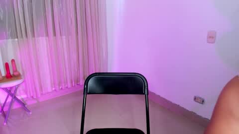 Snapshot of vale_kross chatting on 02-05-26, 07:07 HI IM NEW online show from 02-05-26, 07:07