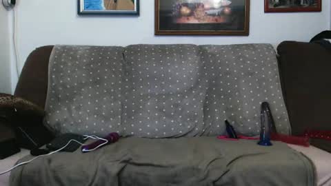 Snapshot of valemer chatting on 01-19-25, 05:26 Cheating Slut online show from 01-19-25, 05:26