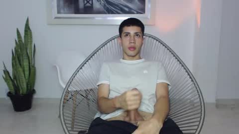 valen paul online show from 12-21-25, 02:41