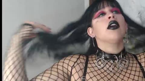 Snapshot of valen_ross7 chatting on 05-21-26, 07:48 valen_ross7 online show from 05-21-26, 07:48