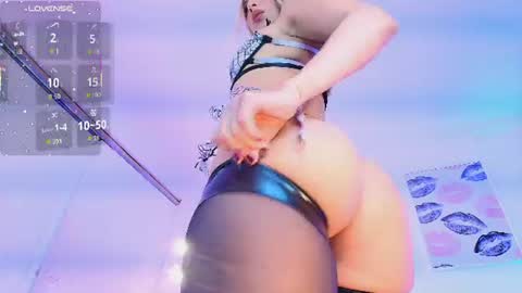 Snapshot of valen_ross_ chatting on 07-31-26, 12:54 valentina Rossi 3 online show from 07-31-26, 12:54
