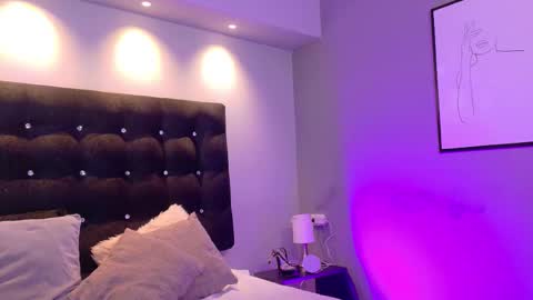 Valen Scott online show from 09-20-25, 02:29