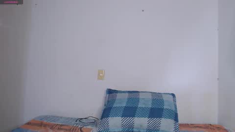 IG-valen mendoza99  twitter valenthompson99 online show from 03-09-26, 09:08