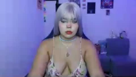 Snapshot of valenbeauty chatting on 07-05-26, 01:45 valenbeauty online show from 07-05-26, 01:45
