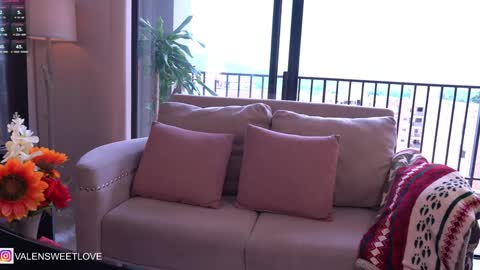 Snapshot of valensweetlove chatting on 01-04-25, 05:26 Valen online show from 01-04-25, 05:26