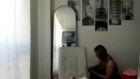 Snapshot of valensweetlove chatting on 01-29-25, 07:00 Valen online show from 01-29-25, 07:00