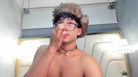 Valentin0 online show from 11-05-25, 09:48