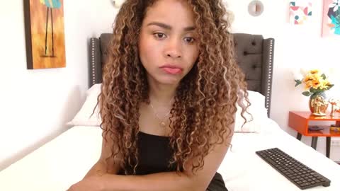 Valen Ferrer online show from 01-23-25, 06:24