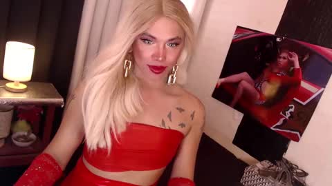 Snapshot of valentina_goddess_tsxxx chatting on 12-11-24, 07:09 Amanda online show from 12-11-24, 07:09