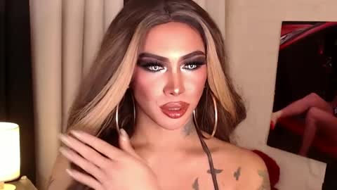 Snapshot of valentina_goddess_tsxxx chatting on 01-14-25, 03:57 Amanda online show from 01-14-25, 03:57