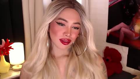Snapshot of valentina_goddess_tsxxx chatting on 02-09-25, 01:55 Amanda online show from 02-09-25, 01:55