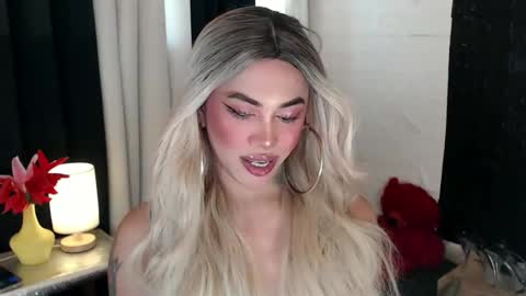 Snapshot of valentina_goddess_tsxxx chatting on 02-10-25, 02:52 Amanda online show from 02-10-25, 02:52