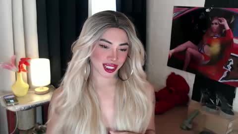 Snapshot of valentina_goddess_tsxxx chatting on 02-17-25, 01:47 Amanda online show from 02-17-25, 01:47