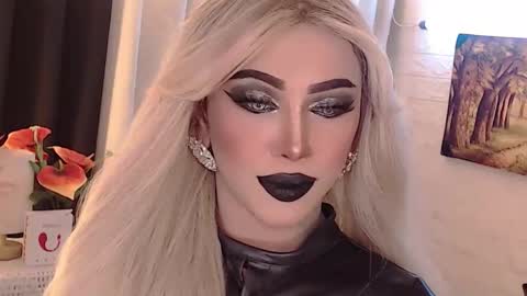 Snapshot of valentina_goddess_tsxxx chatting on 09-13-25, 02:44 Amanda online show from 09-13-25, 02:44