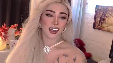 Snapshot of valentina_goddess_tsxxx chatting on 09-27-25, 12:48 Amanda online show from 09-27-25, 12:48