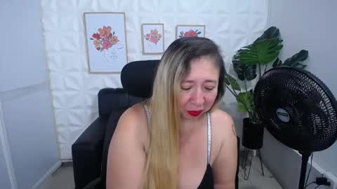 Valentina  online show from 03-06-25, 09:09