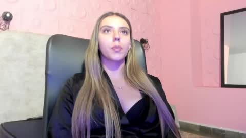 Snapshot of valentina_red18 chatting on 05-08-26, 03:50 Valentina online show from 05-08-26, 03:50