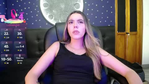 Snapshot of valentina_red18 chatting on 05-13-26, 08:06 Valentina online show from 05-13-26, 08:06