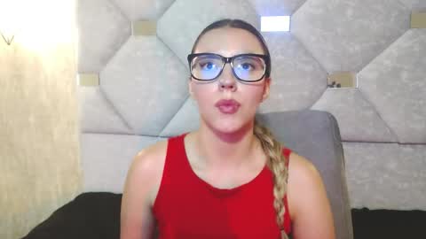 Snapshot of valentina_red18 chatting on 05-19-26, 05:08 Valentina online show from 05-19-26, 05:08