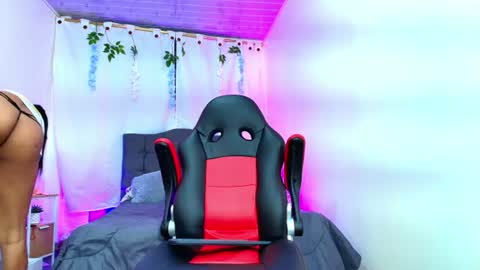 valentina_y_sneiderr online show from 06-30-26, 11:50