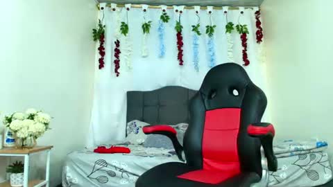 valentina_y_sneiderr online show from 07-21-26, 04:04