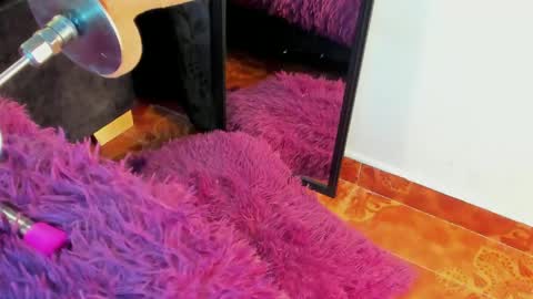 Snapshot of valentine_mia__ chatting on 05-07-26, 09:31 Mia online show from 05-07-26, 09:31